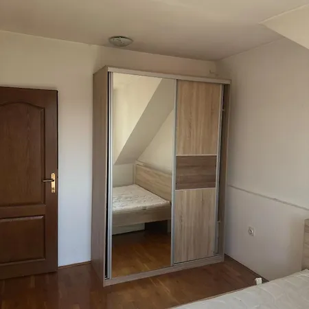 Creative Attic With Terrace & Garden -podgorica * 波德戈里察